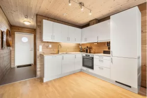 How Floor-to-Ceiling Cabinets Are Changing Kitchen Design