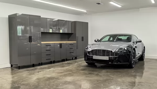 Gen4 A hyper realistic photo of a luxury modern garage interior A full size black Rolls Ro 39106214 - Garage Pro Set 72 Understated Elegance