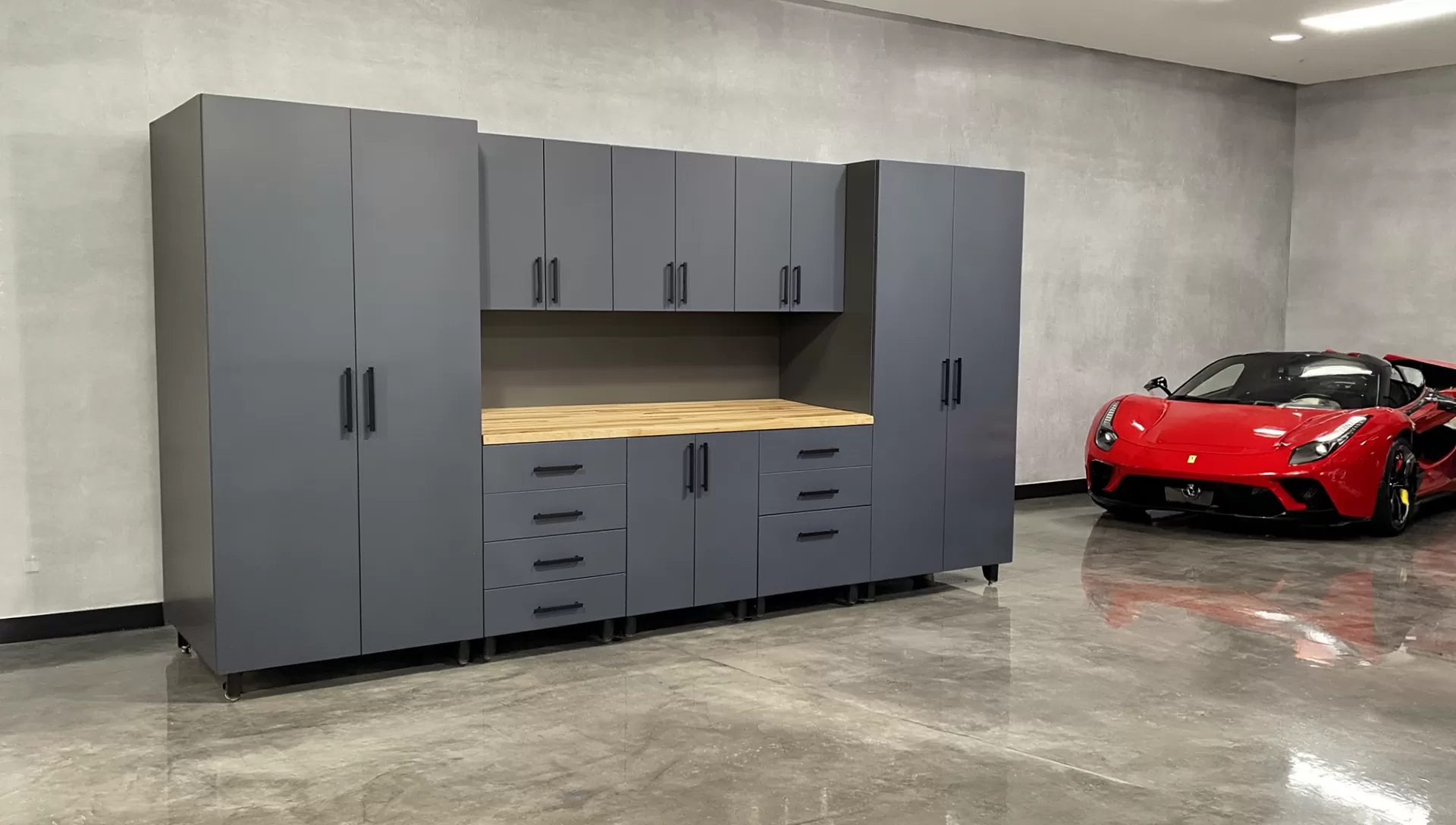 Gen4 Generate a hyper realistic image of a modern high end garage interior using the exac 329128128 - Electric Mini track VARIO 24V - Black