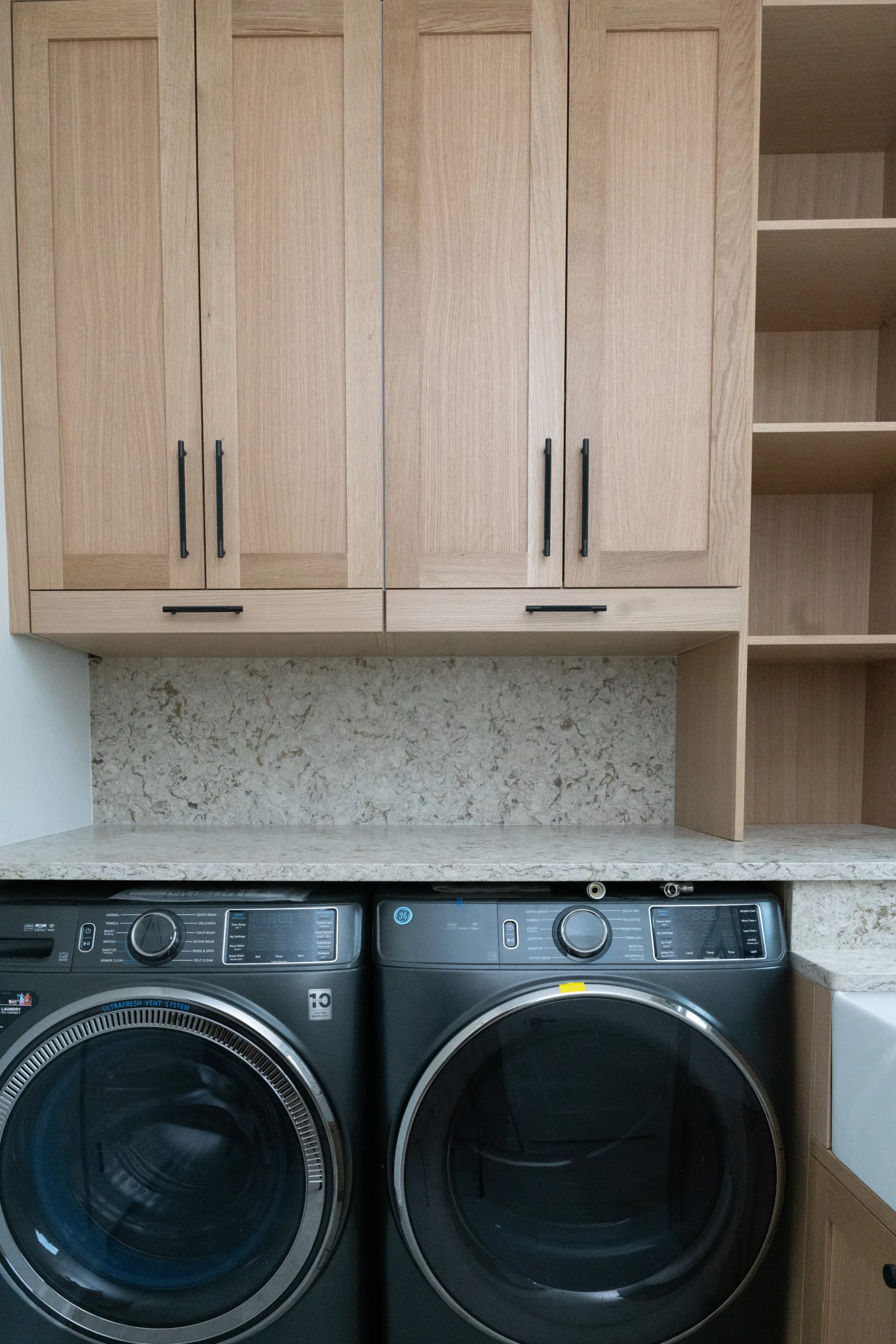 customs laundry room cabinets Chicago Il
